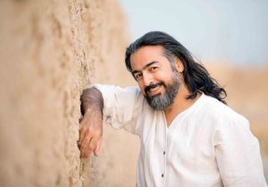 چه کسی ترانه تیم ملی فوتبال در جام جهانی را می‌خواند؟