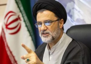 کنایه نبویان به قید شدن موضوعات هسته‌ای در توافق احتمالی ایران و آمریکا/ به آمریکا ربطی ندارد