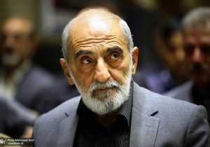 حسین شریعتمداری: ایران باید کشتی هایی را که متعبق به اسرائیل است یا برای این رژیم نفت حمل می کند، مصادره نماید