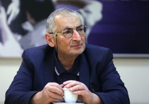 زیباکلام: واقعیتهای اقتصادی کشور بیانگر شرایطی بسیار دشوار و ناپایدار است/ این شرایط نمیتواند ادامه داشته باشد