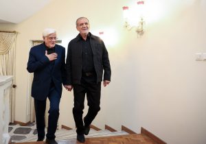 کمیته ای که به ریاست عارف تشکیل شده، چقدر اختیار تصمیم گیری در باره اینترنت را دارد؟