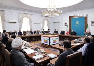 طعنه یک رسانه به اعضای شورای عالی فضای مجازی/ هیچ کدام شان نه مسؤول امنیتی اند و نه تخصصی در این باره دارند/ ابتکار پزشکیان برای بازگشایی اینترنت