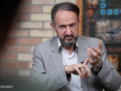 شبکه‌های صدا و سیما باهم هماهنگ نیستند؛ گاهی حرف‌هایی می‌زنند که با حرف‌های کل سیستم و نظام در تعارض است