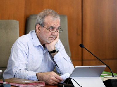 دعوت پزشکیان  از نخست وزیر مالزی برای سفر به تهران 