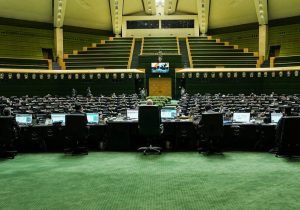 خیز برخی نمایندگان برای استیضاح یک وزیر؛ تندروها مشغول کارند!/ دولت پای حرف خود می‌ایستد؟