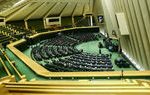 تحصن برای بازگشایی صحن؟ مگر قرار نبود قانون فصل‌الخطاب باشد؟/ نمایندگانی که خود واضع قانون هستند، باید در رعایت قانون و تمکین به مصوبات نهادهای قانونی پیشگام باشند